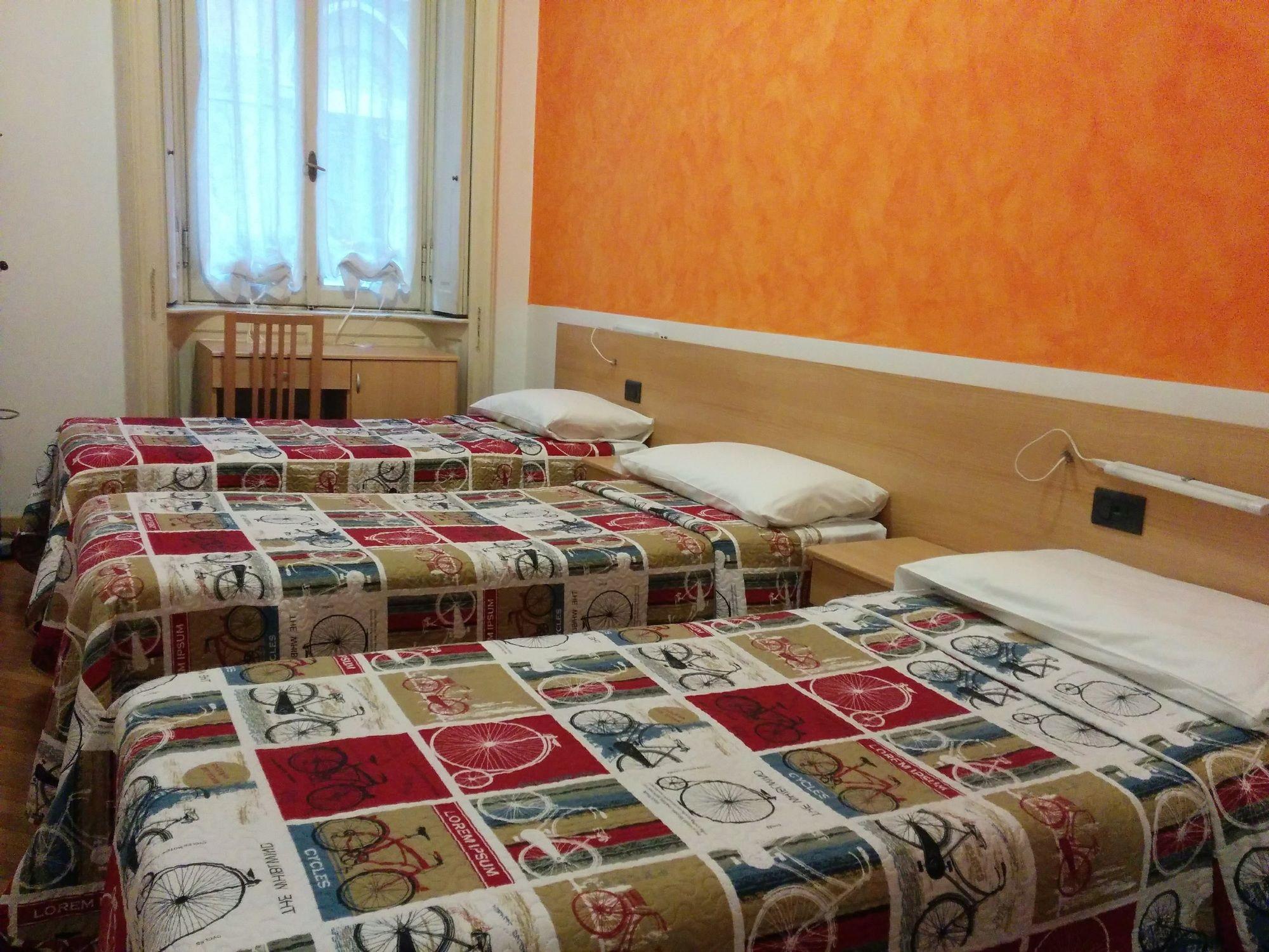 Adam'S House Hostel Milaan Buitenkant foto
